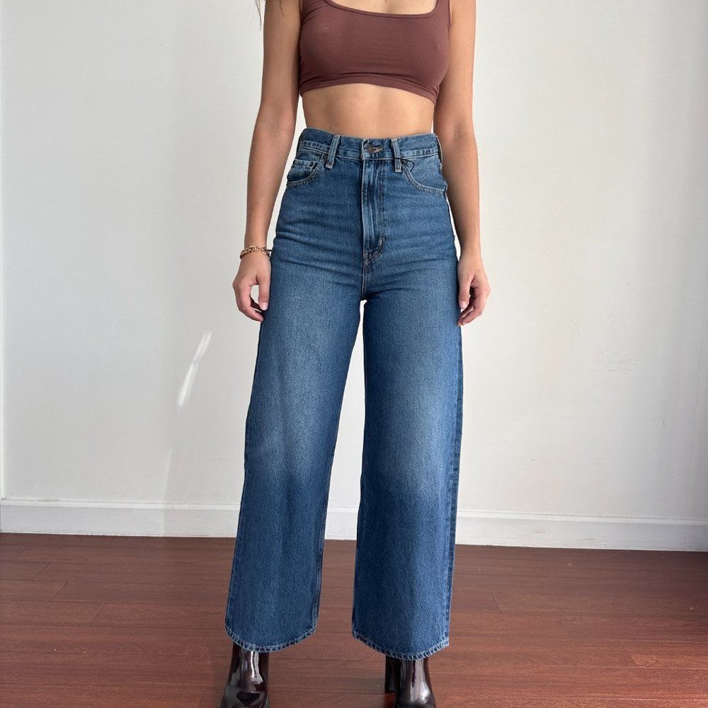 NWT Levi's high waist wide leg jeans - Picture 2 of 9
